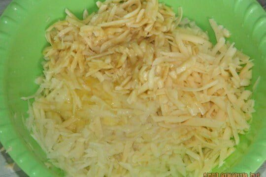 фото натертый картофель с сыром и луком